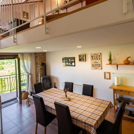 Specious Apartment Manitu In Forest Countryside Fužine Eksteriør bilde