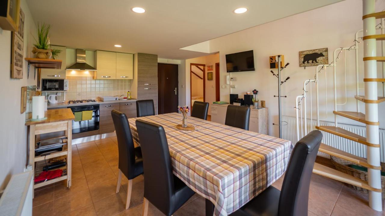 Specious Apartment Manitu In Forest Countryside Fužine Eksteriør bilde