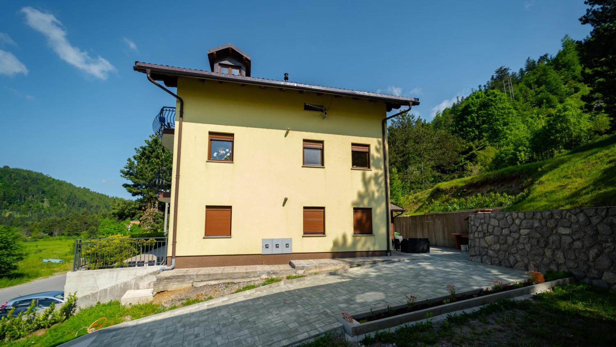 Specious Apartment Manitu In Forest Countryside Fužine Eksteriør bilde