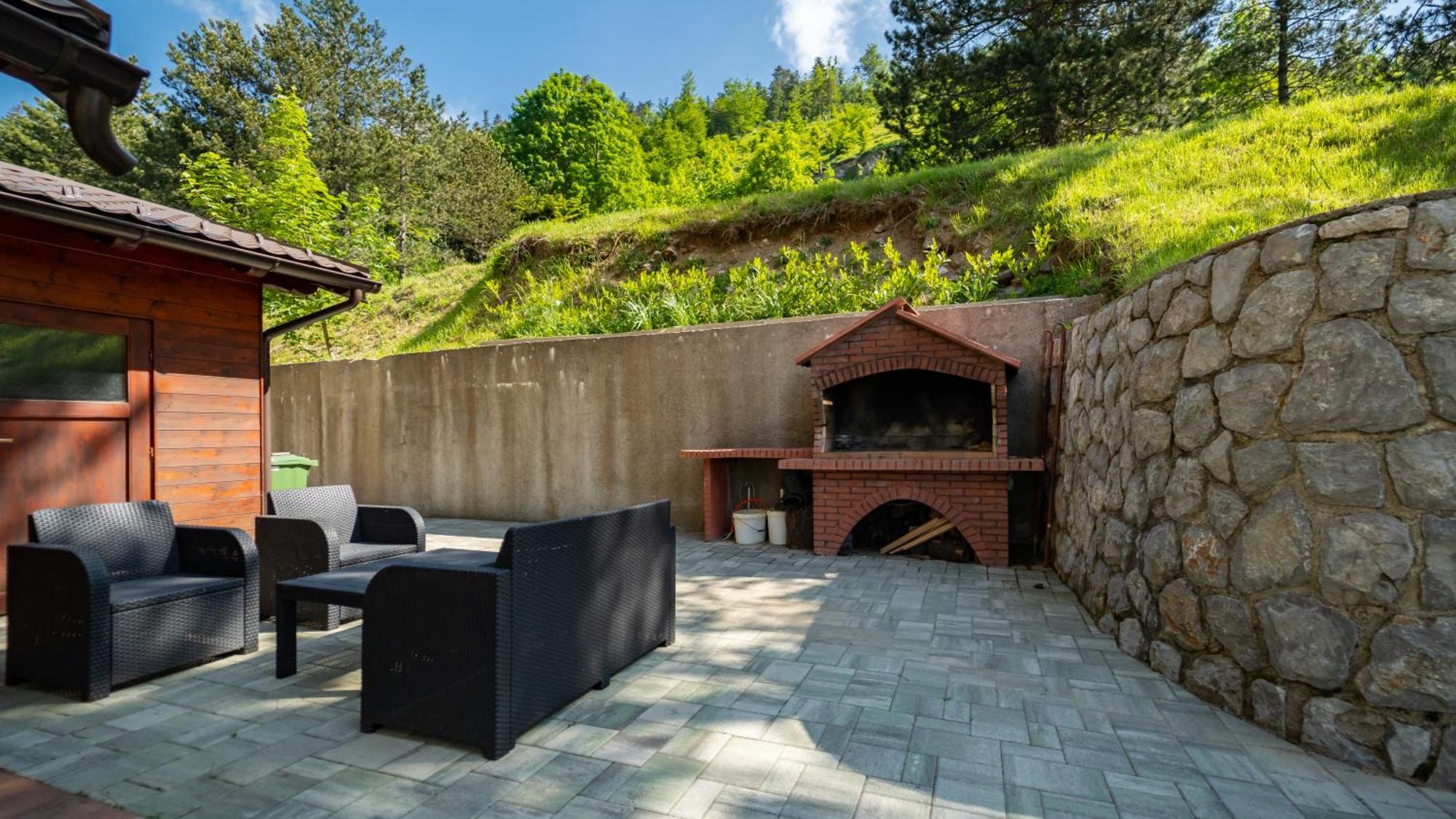 Specious Apartment Manitu In Forest Countryside Fužine Eksteriør bilde